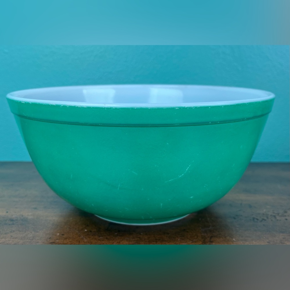 Vintage 50s 60s PYREX #403 Primary GREEN Glass Mixing Nesting Bowl 2 1/2 Quart